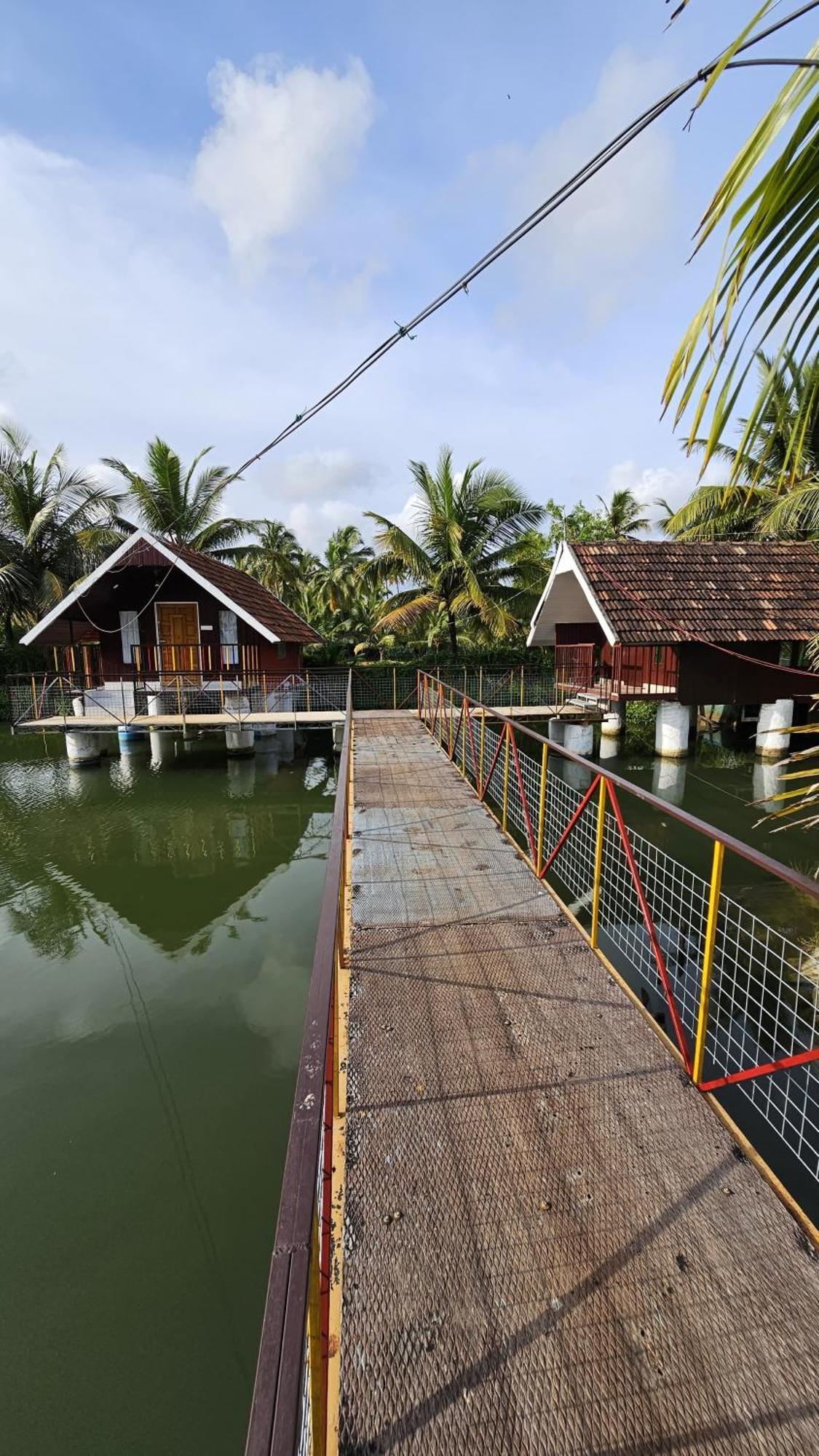 Munroe Island Lake Resort Mundrothuruth Eksteriør bilde